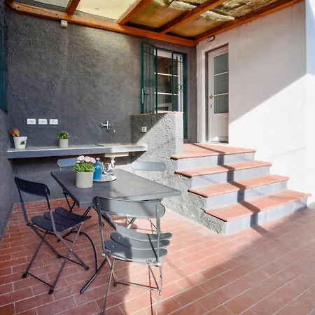 Dom wakacyjny 2 Bedroom Lovely In Gombitelli