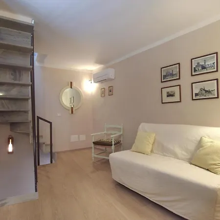 2 Bedroom Lovely In