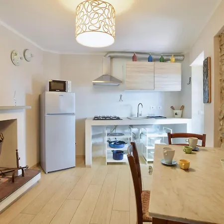 2 Bedroom Lovely In Holiday home