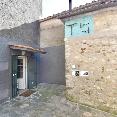2 Bedroom Lovely In Gombitelli